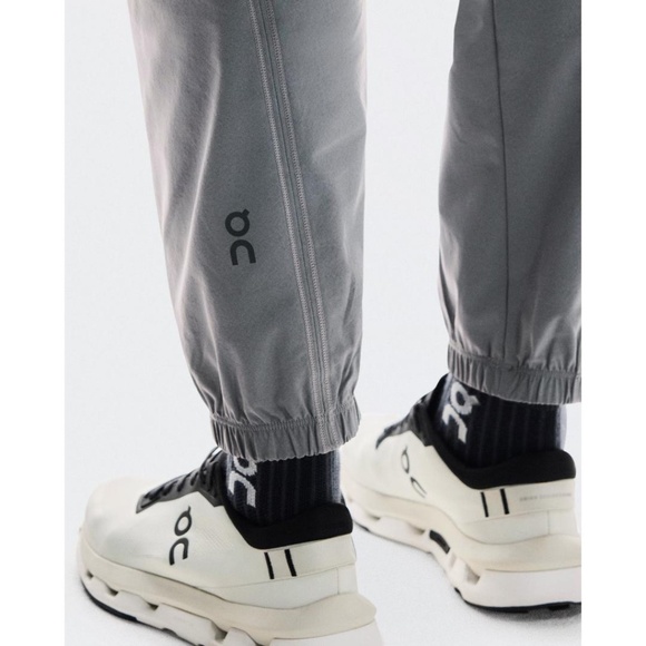 On Women's Focus Pants NWT - Picture 5 of 12